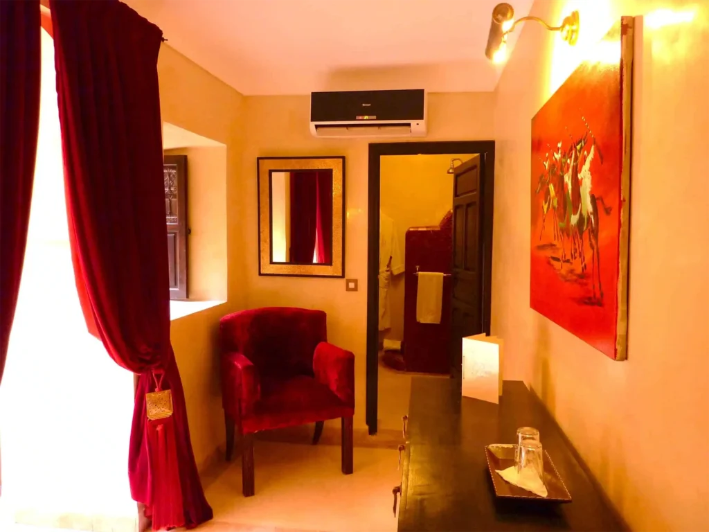 Notre Riad à Marrakech à deux pas de la médina vous accueille en toute intimité pour vivre une expérience privilégiée au coeur de la ville rouge