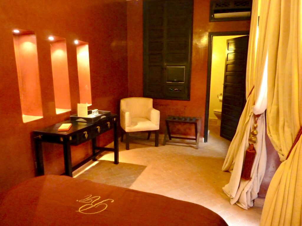 chambre-superieure--scaled Riad Hermès, riad à Marrakech avec suite