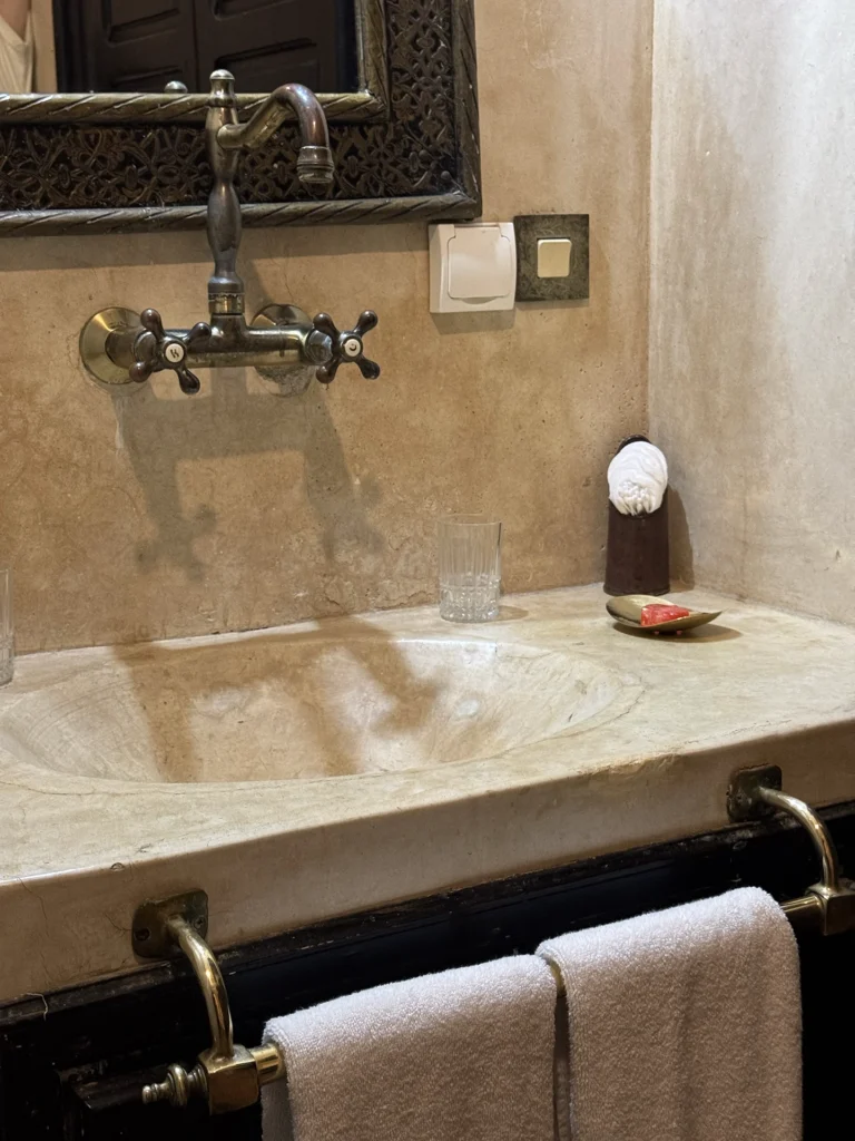 riadhermes-chambre-classique-11 Riad Hermès, riad à Marrakech avec suite