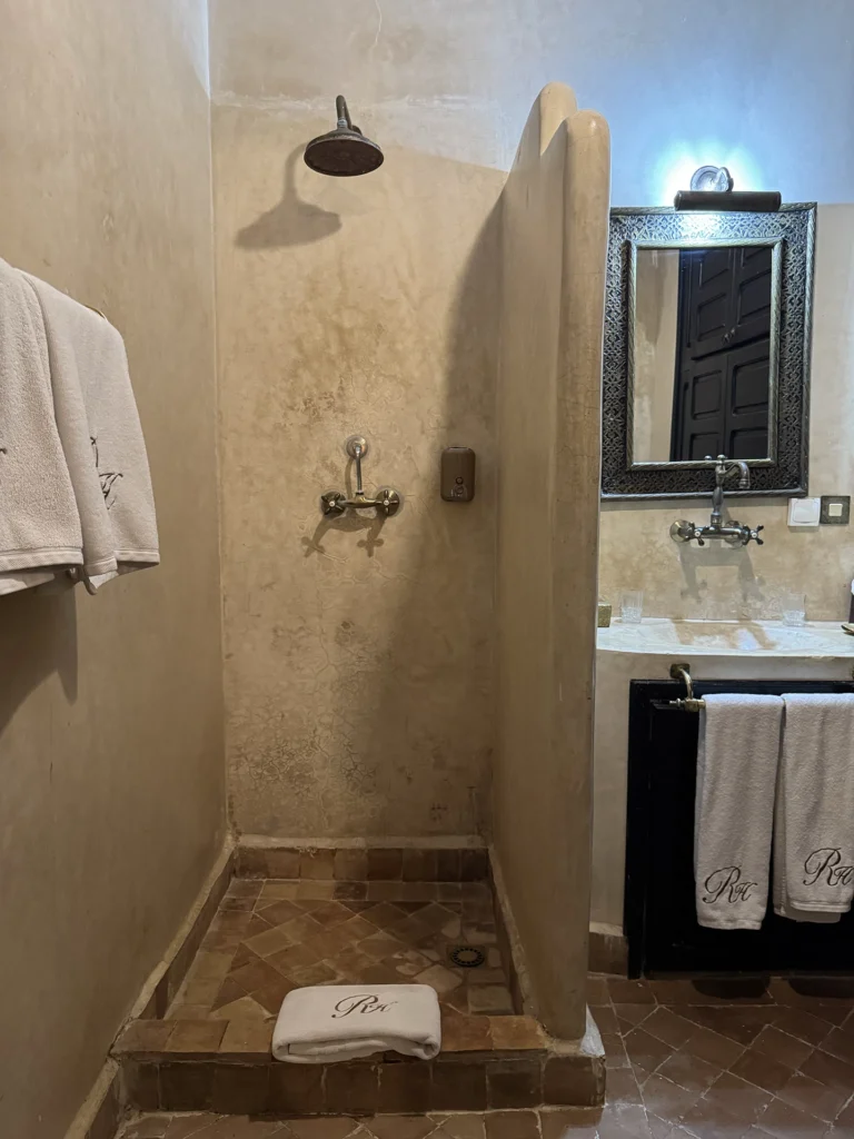riadhermes-chambre-classique-12 Riad Hermès, riad à Marrakech avec suite