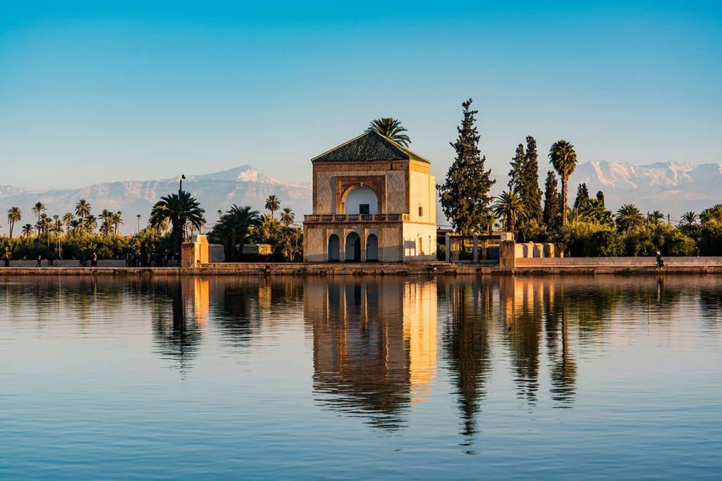 Visite de la Menara de Marrakech : une parenthèse paisible dans la ville rouge