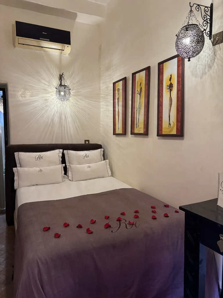 riadhermes-chambre-classique-15 Riad de charme à Marrakech, riad avec piscine à Marrakech, Riad dans la médina à Marrakech